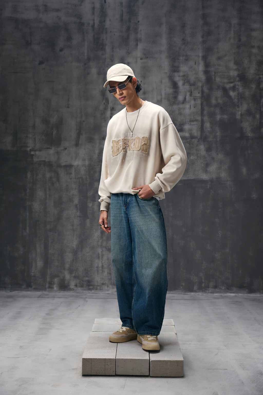 Centerpiece sweatshirt